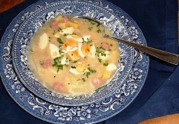 Aspergesoep met roomkaas, ham en ei (glutenvrij)