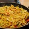 Bami met kalkoen, spitskool en curry madras