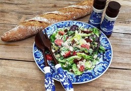 Snelle maaltijdsalade met makreel