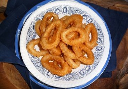Griekse kabeljauw beignets (of inktvisringen)