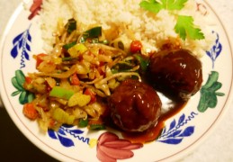Gehaktballen in Ketjapsaus