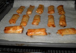 Kleine pittige loempiaatjes uit de oven