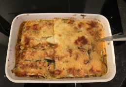 Courgettelasagne met gehakt, Italiaanse groentemix en mozzarella