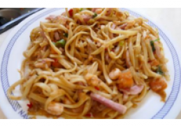 Simpele, smakelijke bami zonder pakjes of zakjes.