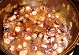 Octopus curry (the Dhow Inn) Mchuzi wa pweza