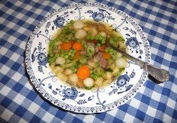 Runderbouillon met lentegroenten