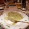 Pittige spaghetti met Spaanse peper, knoflook en pesto