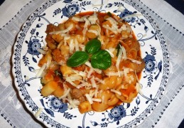 Pasta met asperges en tomatensaus