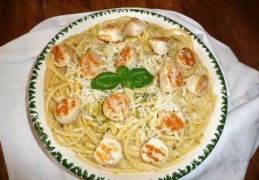 Pasta met preiroomsaus en gegrilde coquilles