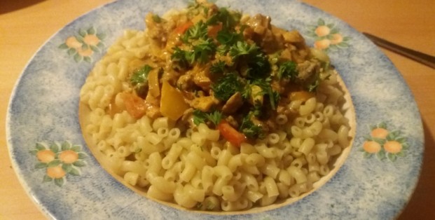 Macaroni stroganoff met gehakt, zonder pakjes of zakjes