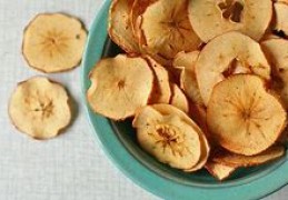 Compote van gedroogde appeltjes met honing en kaneel