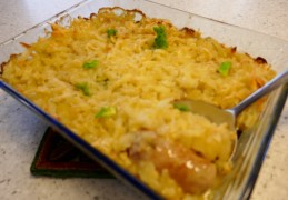 Rösti ovenschotel met venkel, spinazie en kipsaucijsjes.