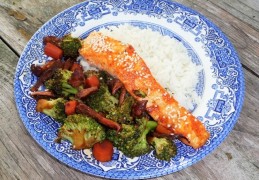 Zalm met cantharellen broccoli en worteltjes