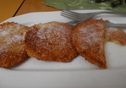 Aardappelpannenkoekjes, Reibekuchen of Kartoffelpuffer