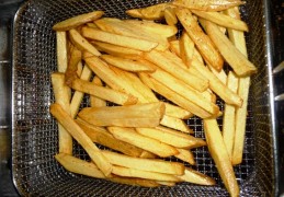 Verse friet met schil zoals bij La Place