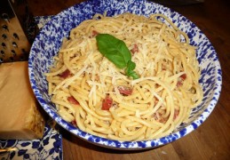 Pasta carbonara di prosciutto crudo