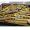 Klassieke Hollandse Traybake met asperges, kriel, ham en ei.