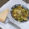 Pasta met spekjes, courgette en groene pesto