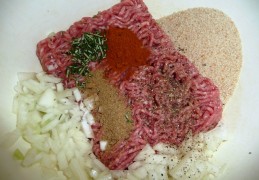 Griekse gehaktballetjes met feta vulling