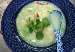 Thaise noedelsoep met asperges