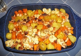 Traybake met bloemkool, pompoen, aardappel, Vadouvan & noten