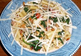 Pasta met spinazie en gerookte zalm