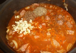 Oostenrijkse rundergoulash (Rindsgulasch)