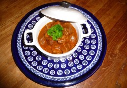 Oostenrijkse rundergoulash (Rindsgulasch)