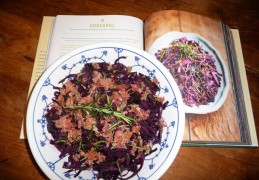Rode kool met bacon en rozemarijn (Jamie Oliver)