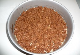 Kwarktaart met speculaasbodem en kersen (Glutenvrij)