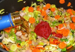 Coq au vin met cognac en paddenstoelen