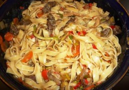 Runderstoof met veel groenten en tagliatelle (gezond en lekker)