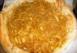 Hartige taart met Chinese kool, ham en kaas