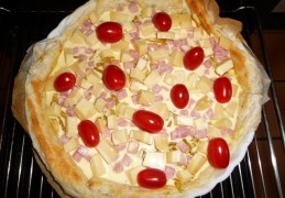 Hartige taart met Chinese kool, ham en kaas