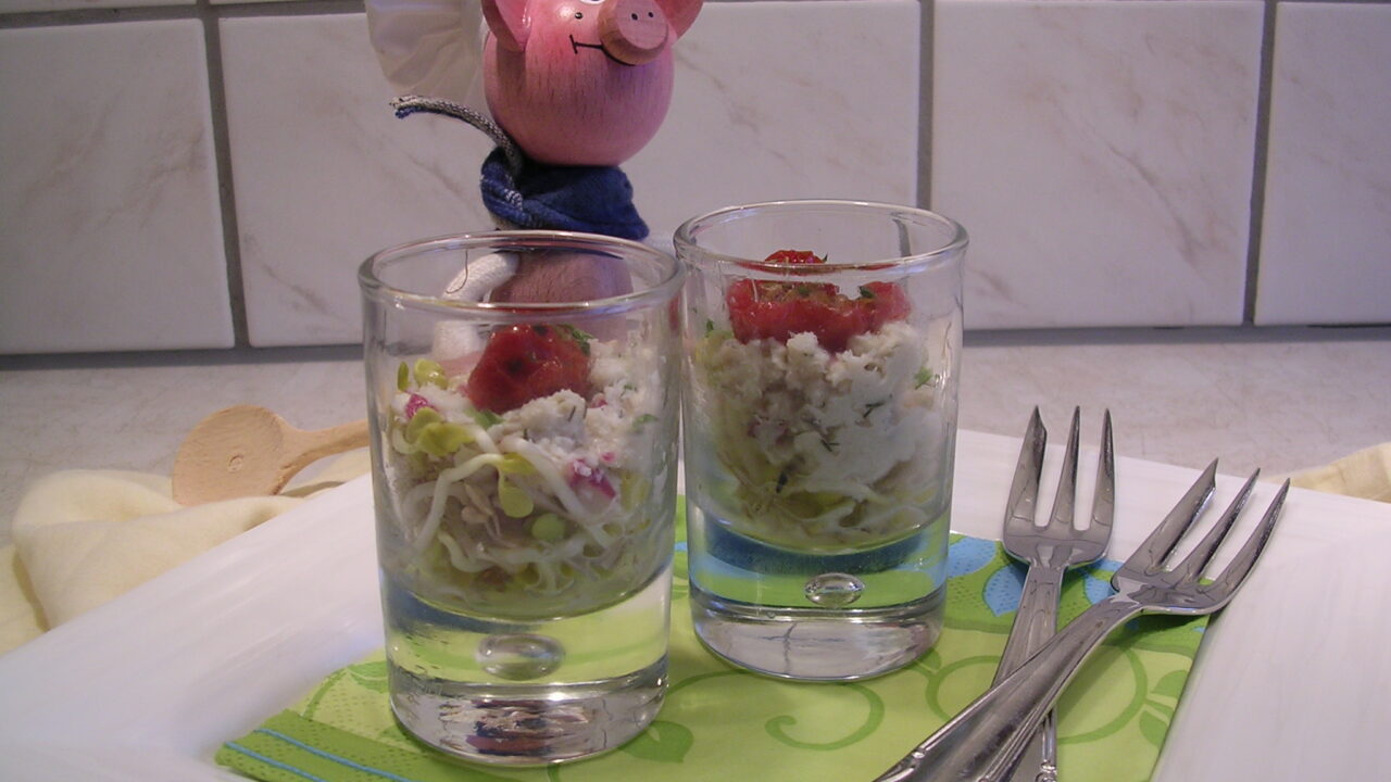 Hapje : Rode bietscheuten met verse krab