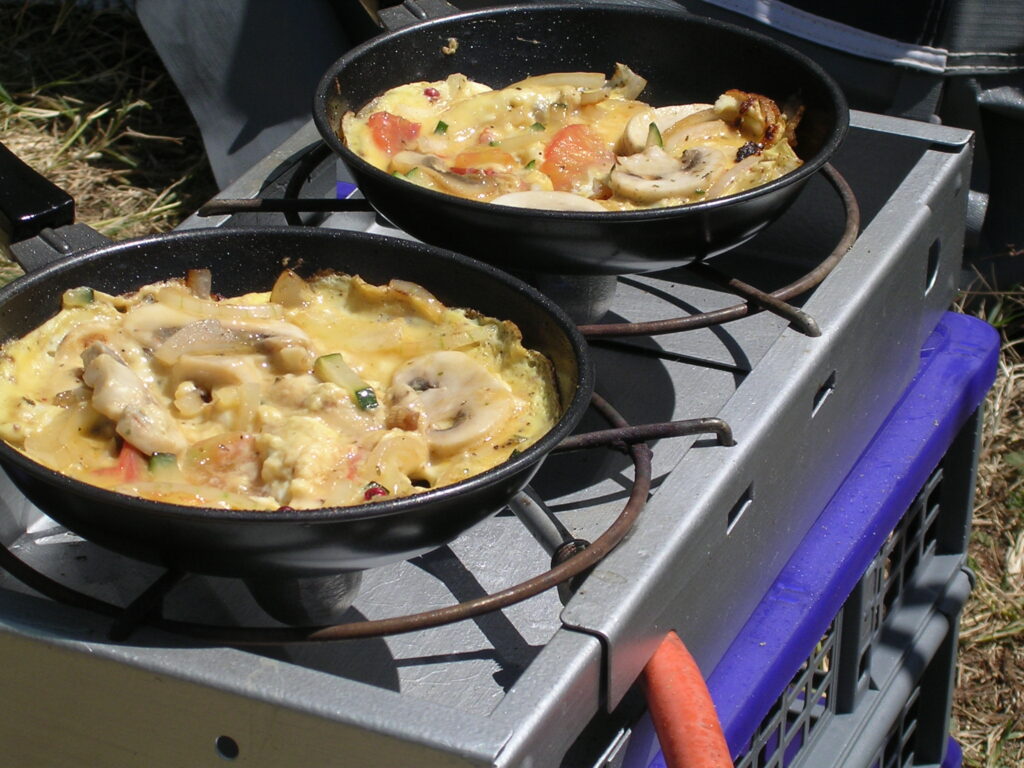 Ieder zijn eigen omeletje op camping in kroatie