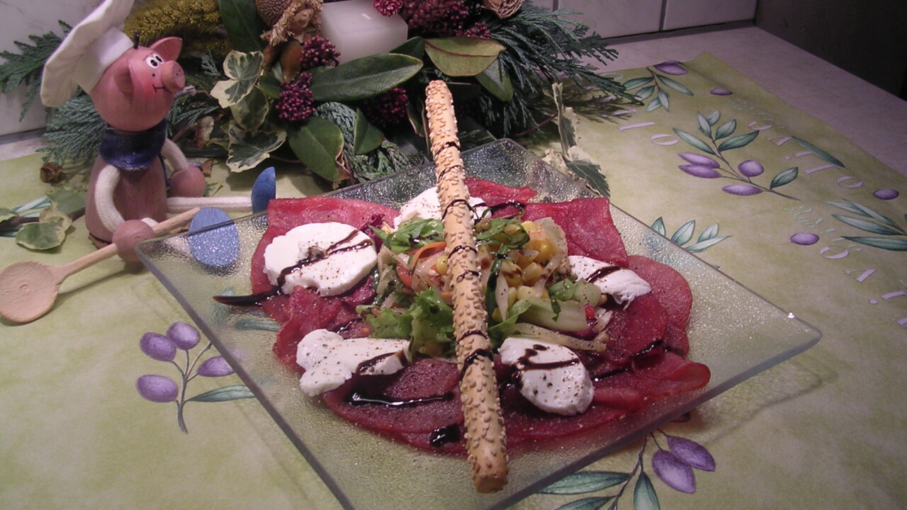Carpaccio van runds met mozzarella