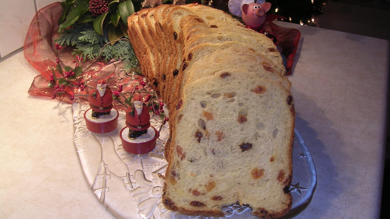 Kerst krentebrood