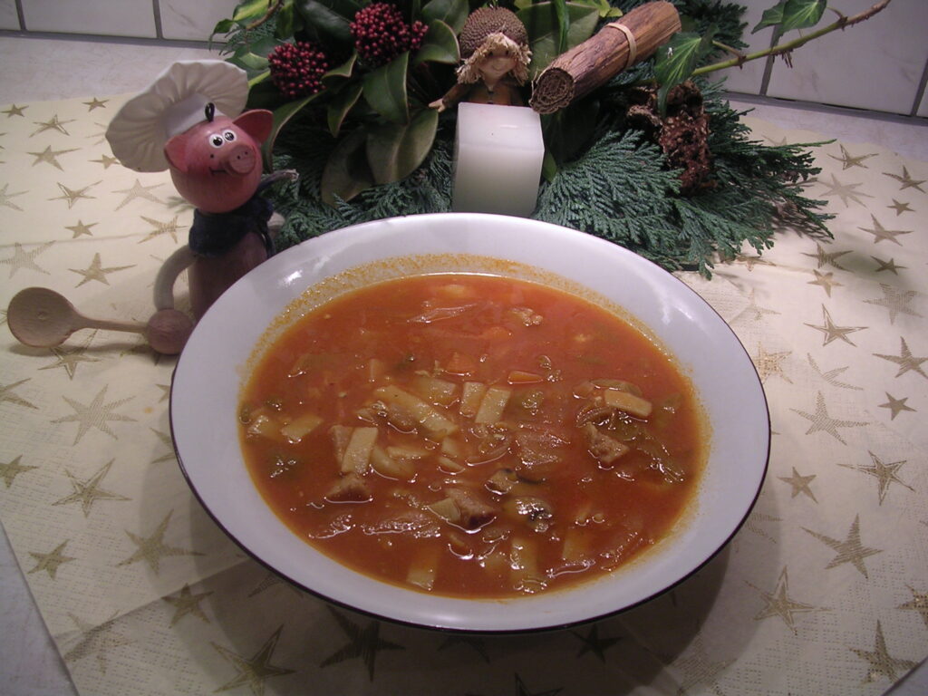 Soep met wintergroenten verrijkt met gorgonzola