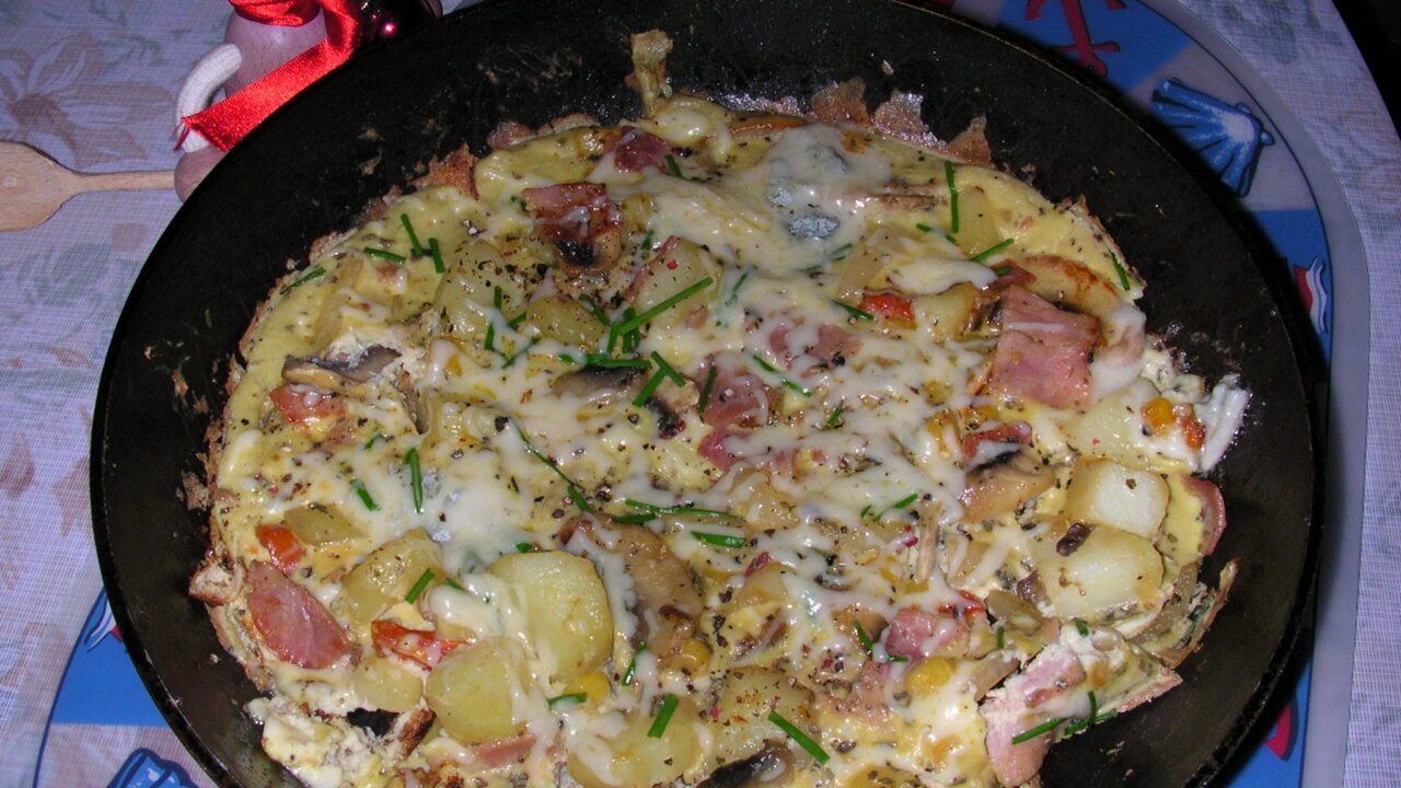 Met de pan op de tafel…eieromeletje met …