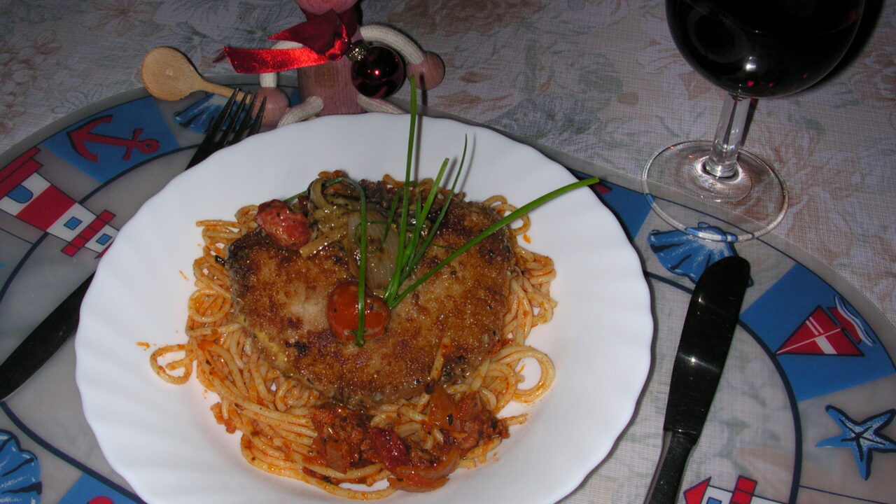 Overschot spaghetti met kalkoen Cordon-Bleu