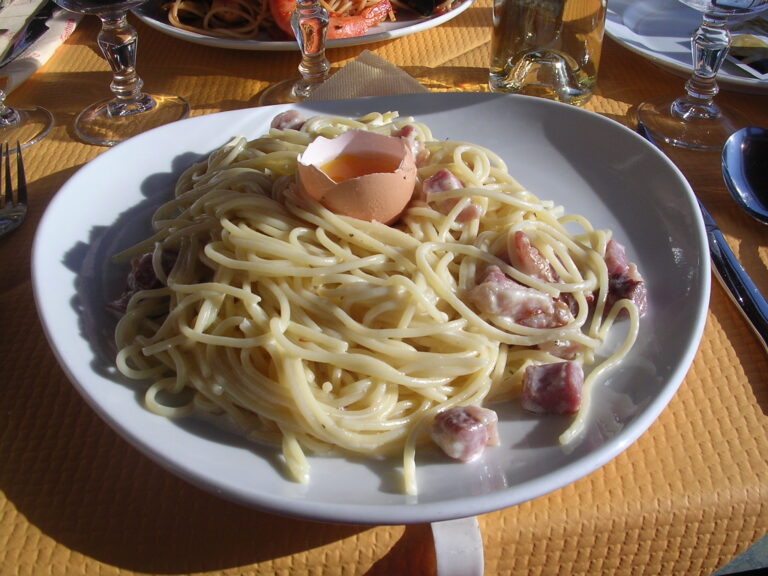 Spaghetti carbonara à la Gigi in Port-Juan