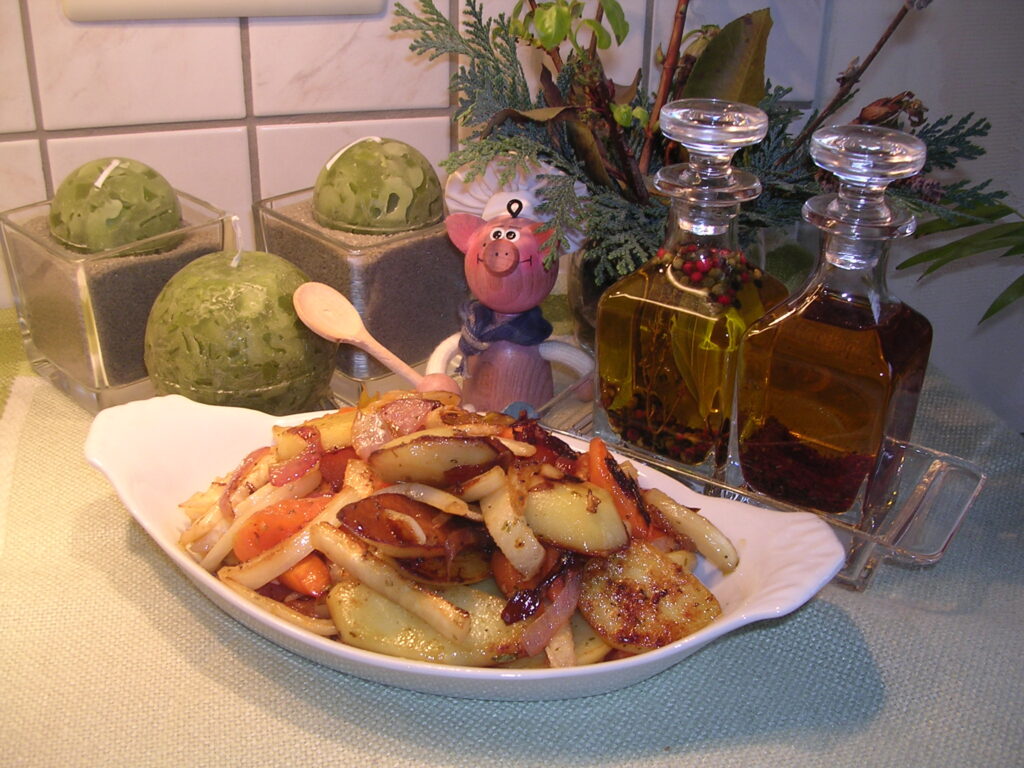 Aardappelschijfjes met grof gesneden groenten