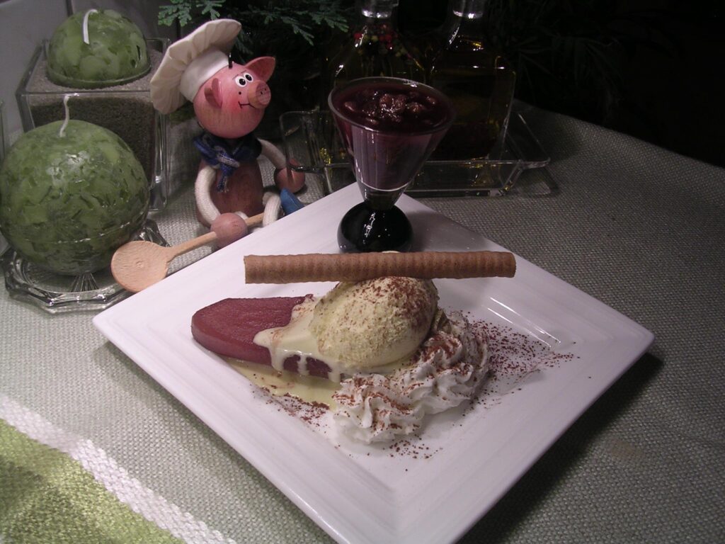 Dessert : gemarineerde peer met ijs