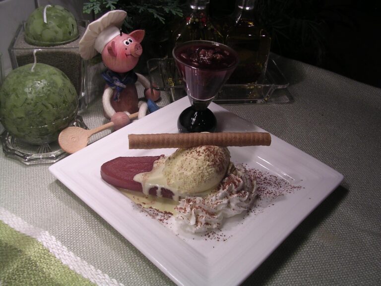 Dessert : gemarineerde peer met ijs