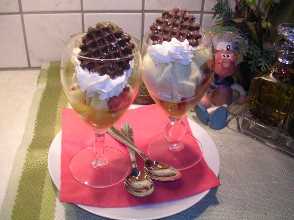 Dessert : Strawberry ice cream with pineapple and…