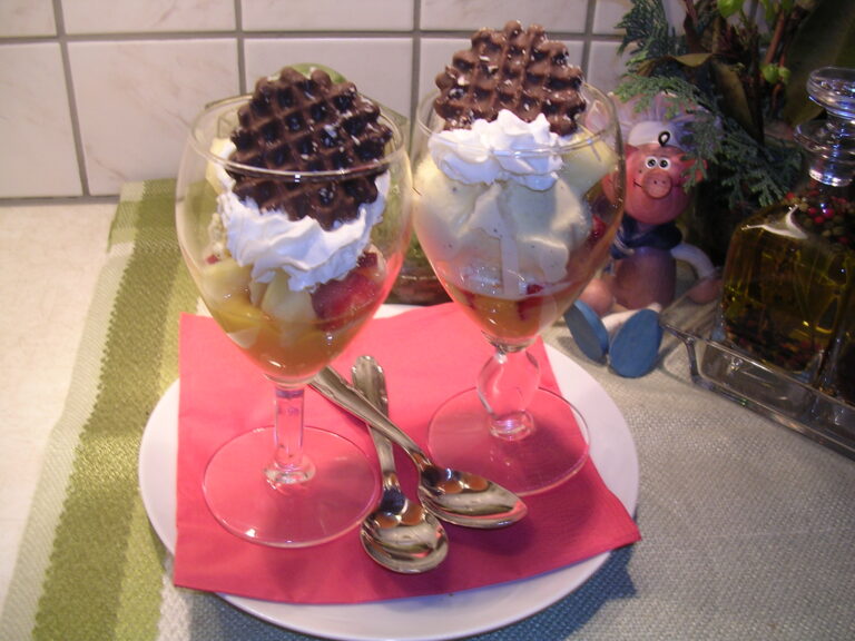 Dessert : Strawberry ice cream with pineapple and…