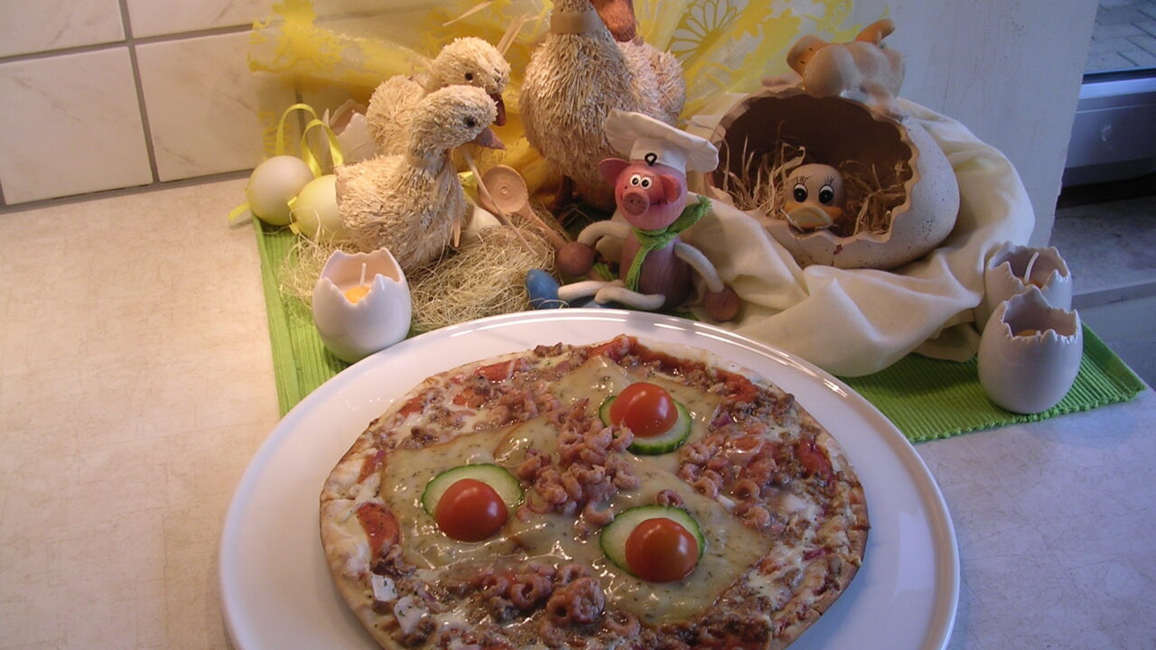 Pizza met tonijn en grijs garnalen