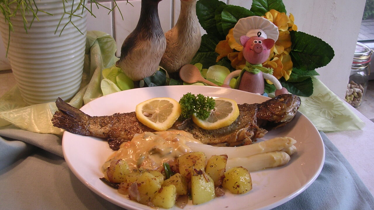 Zalmforel met vlaamse asperges