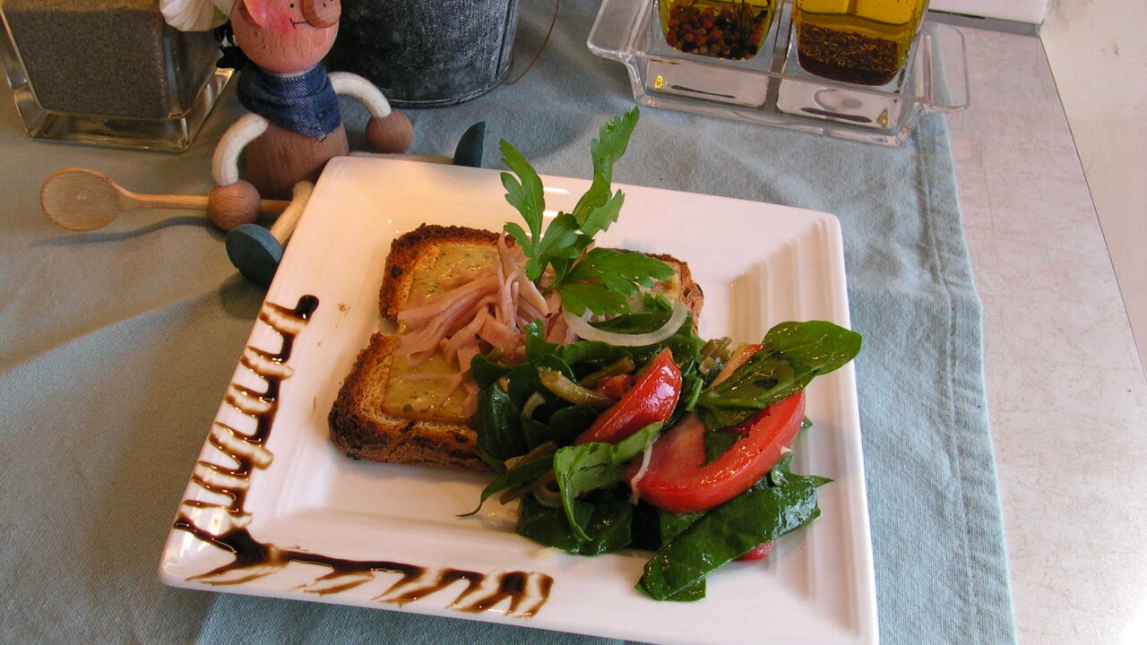 Fromage grillé et poulet fumé
